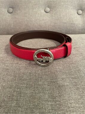 Coach Horse and Carriage Medallion Leather Belt. Size Small.